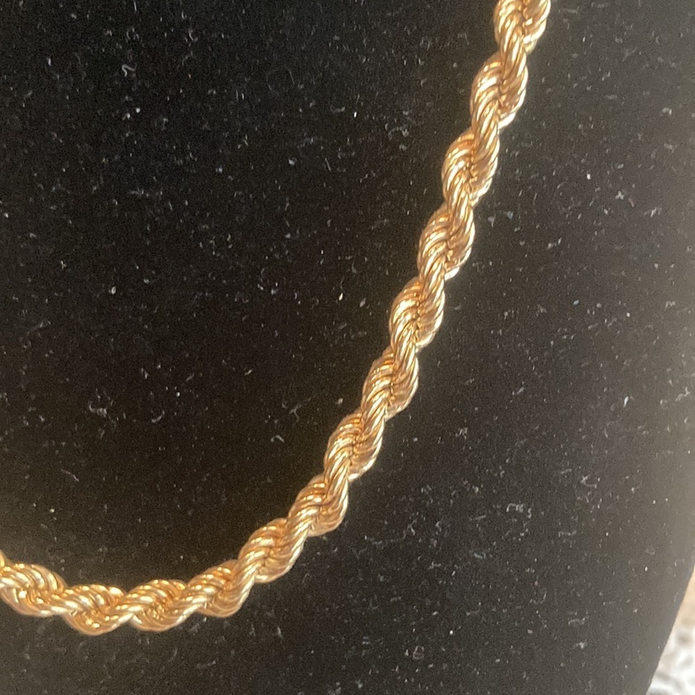MONET Vintage 28” Heavy Gold Tone Rope Chain - Picture 4 of 12